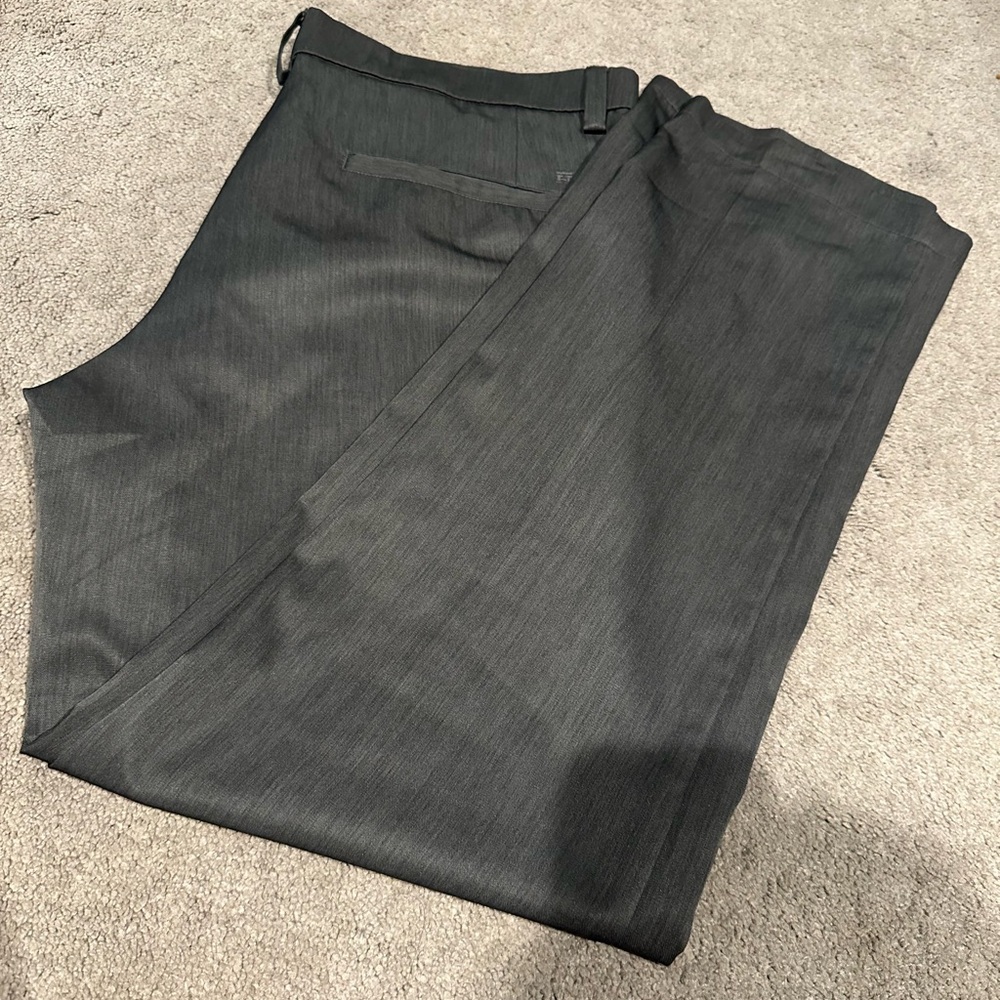 Haggar Slim Slacks 34x30 Grey